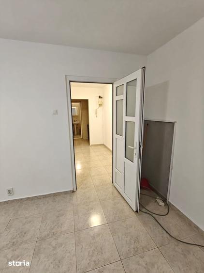 2 camere, metrou Valea Ialomi?ei , etj1/4 - 4