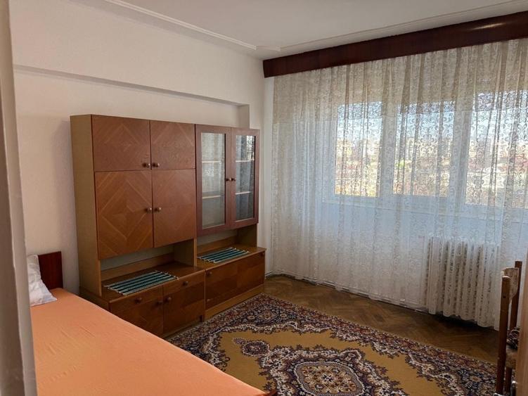 Apartament cu 3 camere decomandat în Ultracentral
