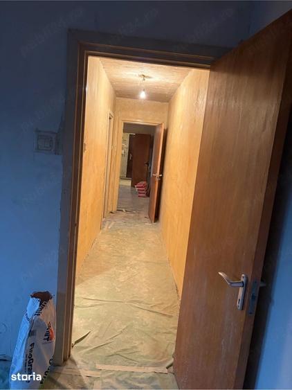 Apartament cu 3 camere semidecomandat în Militari