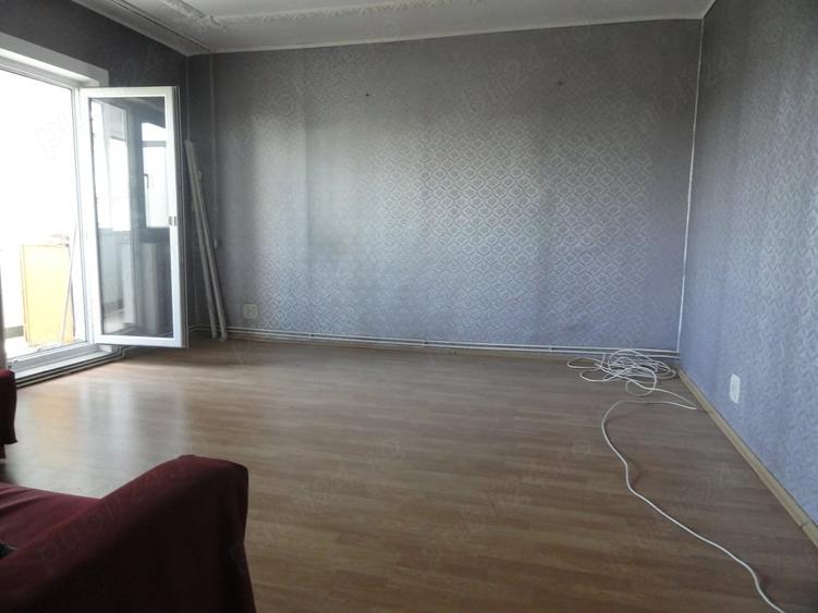 Apartament cu 4 camere decomandat în Micălaca