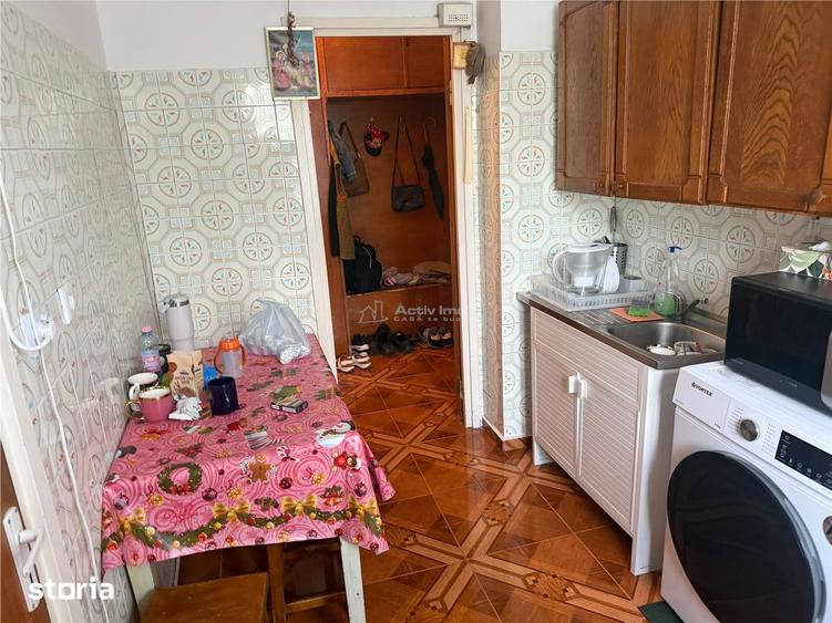 Apartament cu 3 camere decomandat în Titan