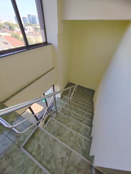 Birou, de 830 mp, în Barbu Văcărescu