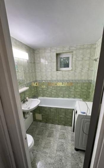 Apartament cu 3 camere decomandat, mobilat în Berceni
