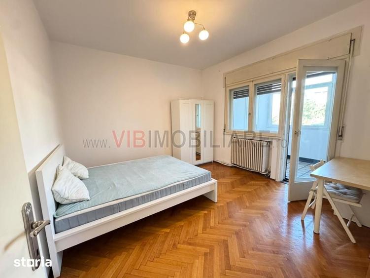 Apartament cu 3 camere decomandat în Romană