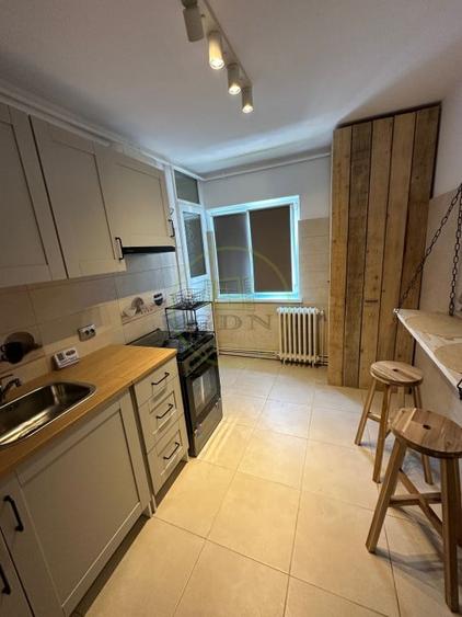 Apartament cu 2 camere decomandat, mobilat în Valea Aurie