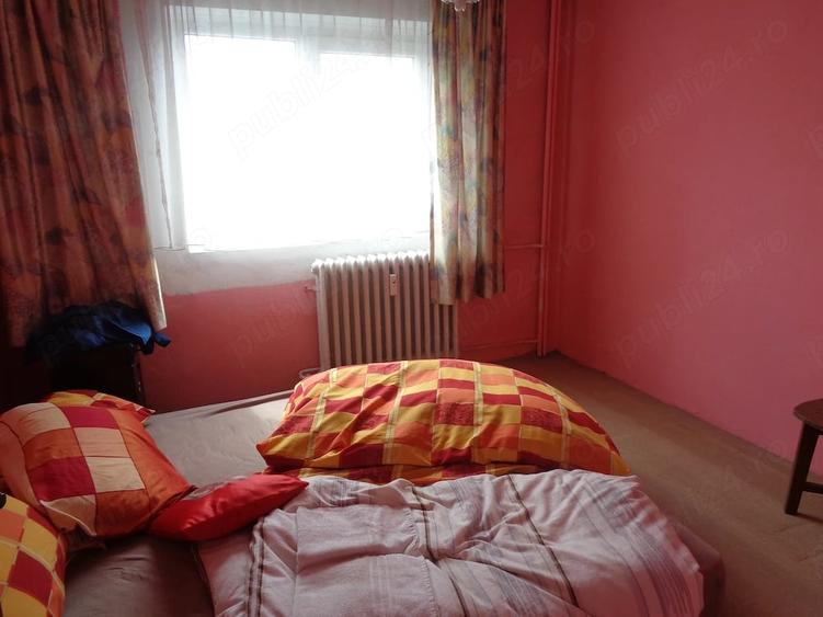 Apartament cu 3 camere semidecomandat în Micălaca