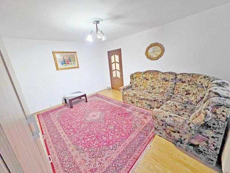 Apartament cu 3 camere decomandat în Dâmbovița