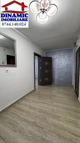 Birou, de 25 mp, în Central