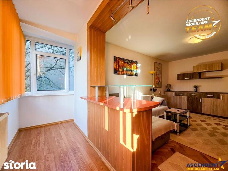 Apartament cu 3 camere, mobilat în Simeria