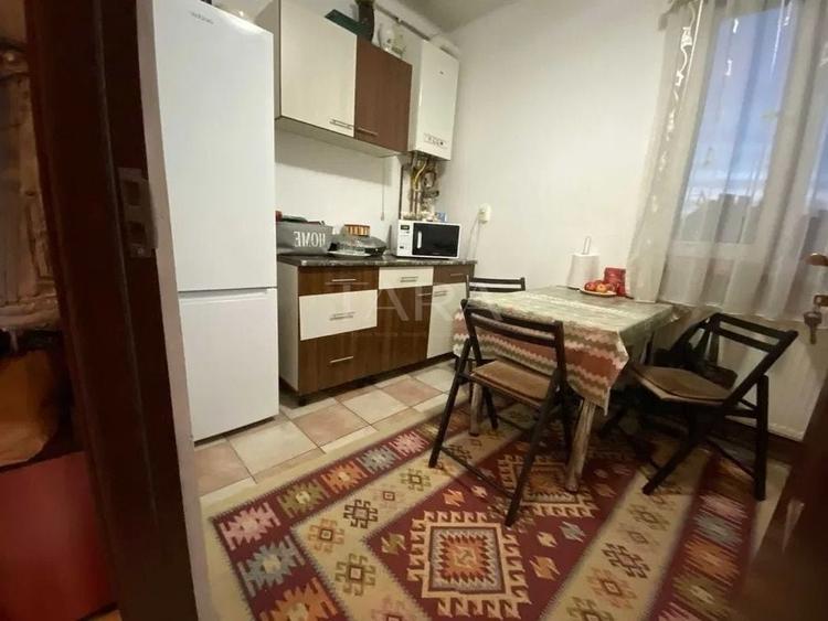 Apartament cu 2 camere semidecomandat, mobilat în Central