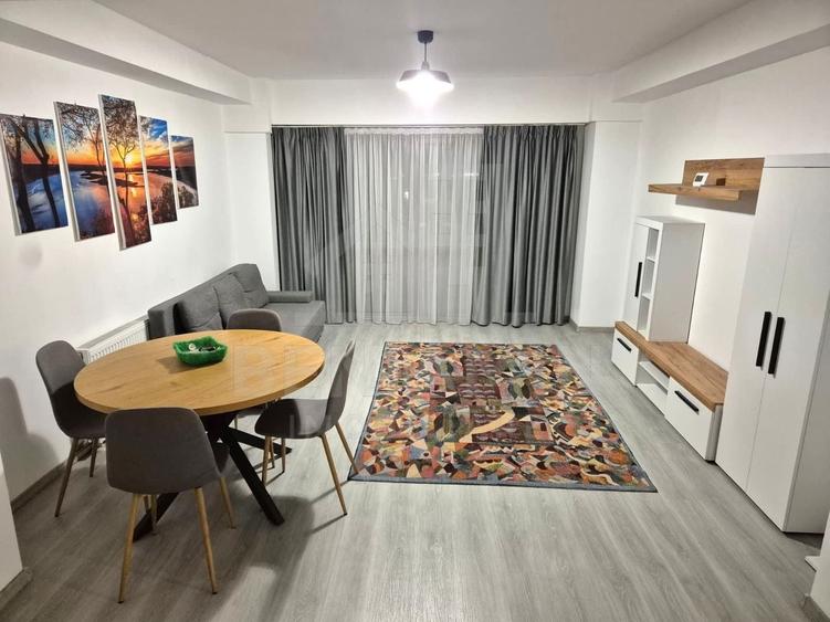 Apartament cu 2 camere decomandat, mobilat în Central