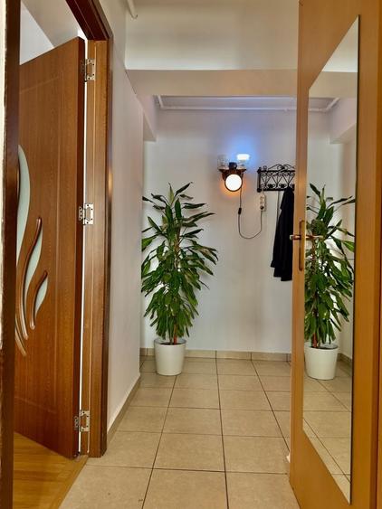Apartament cu 2 camere semidecomandat, mobilat în Cișmigiu