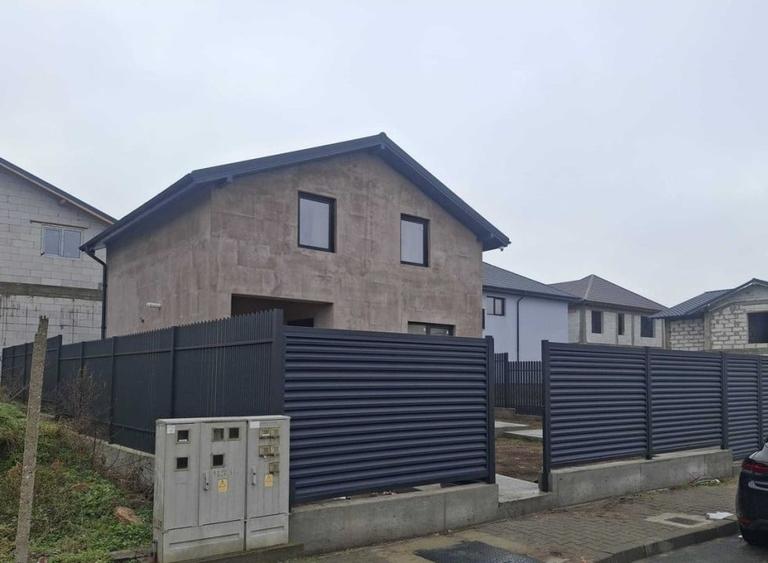 Casă individuală cu 3 camere cu Canalizare în Valu lui Traian