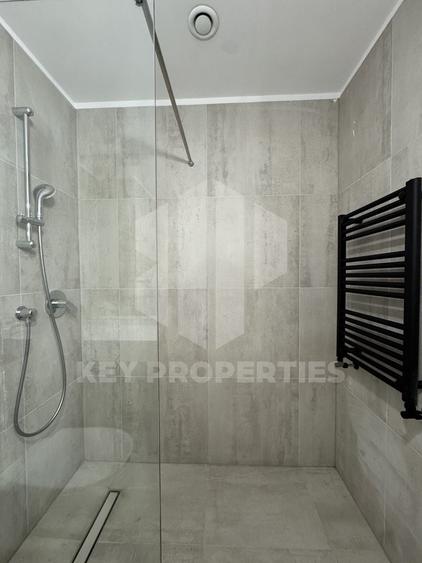 Apartament cu 4 camere decomandat în Aviației