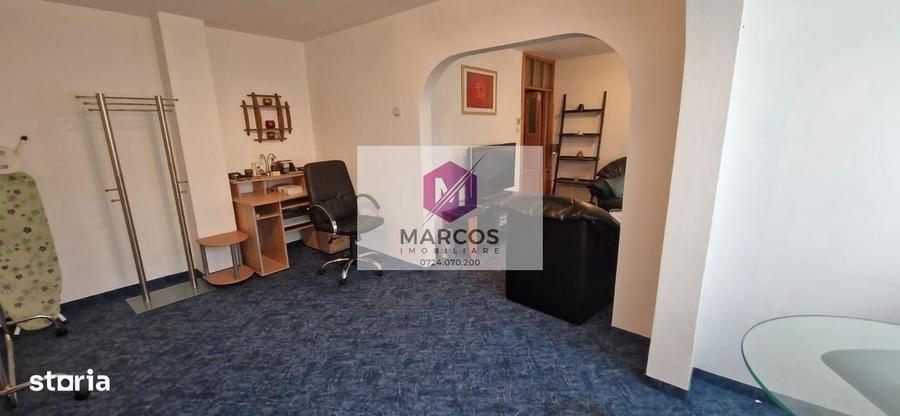 Apartament cu 4 camere decomandat în Central
