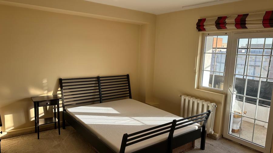 Apartament cu 3 camere semidecomandat în Mărăști