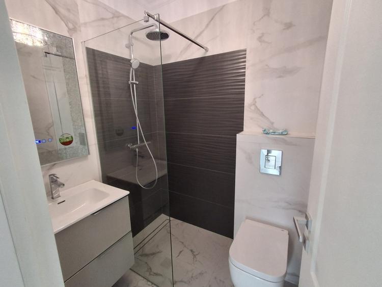 Apartament cu 3 camere decomandat în Bucur Obor