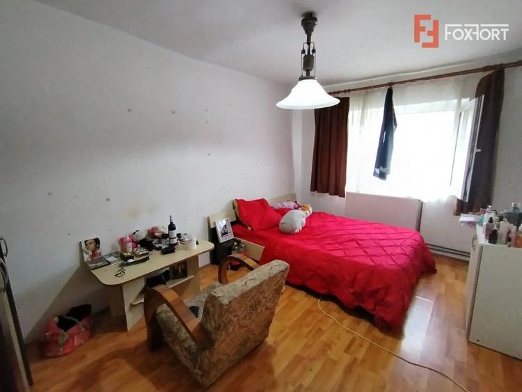 Apartament cu 3 camere în Dâmbovița