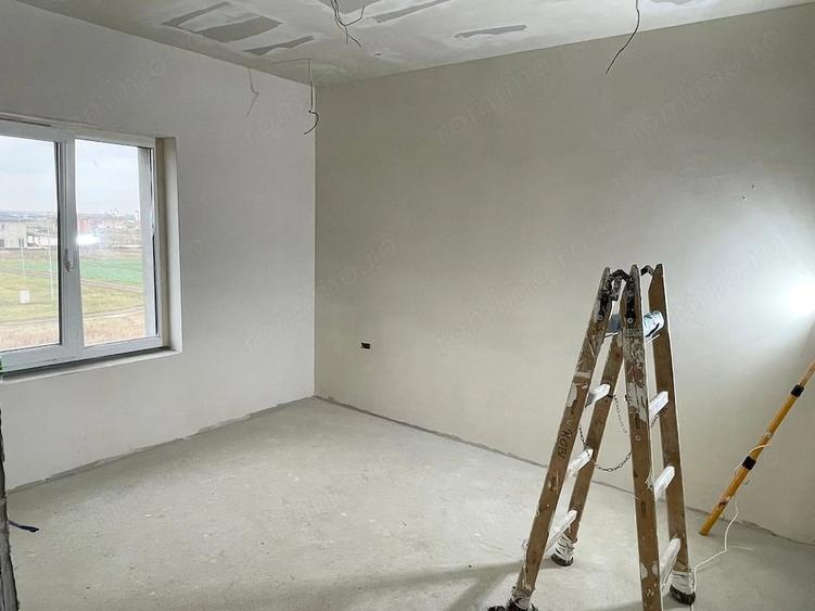 Apartament cu 3 camere decomandat în Torontalului