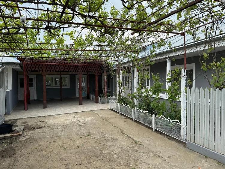 Casă cu Teren 922 Mp în Central