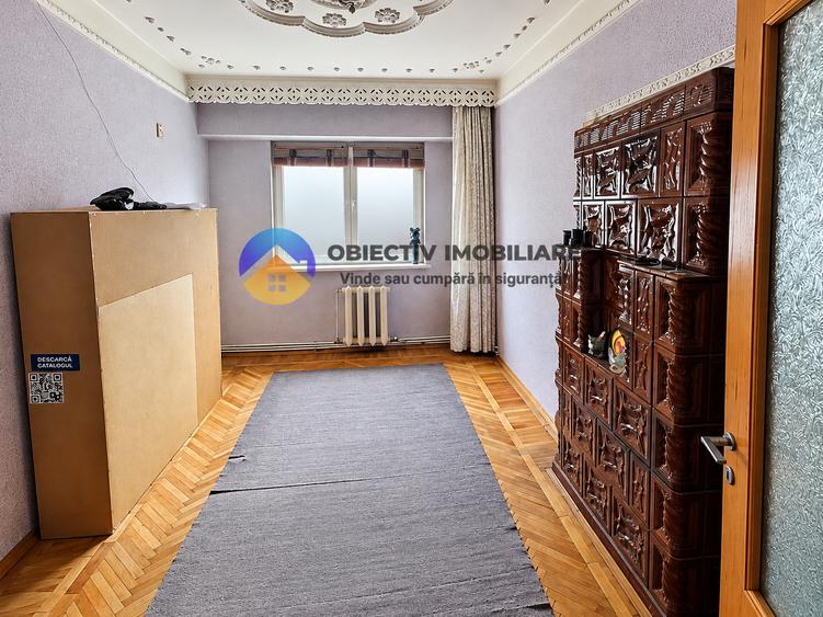 Apartament cu 4 camere decomandat în Mărăței