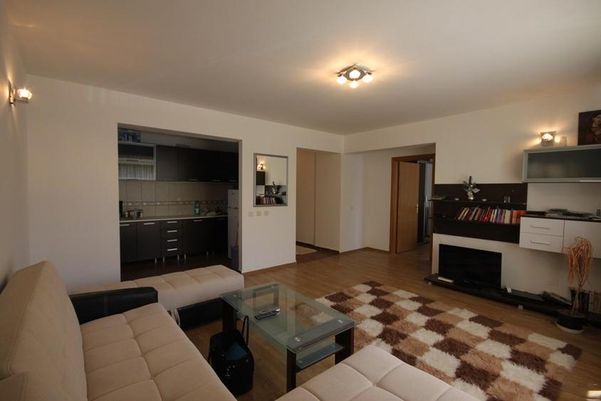 Apartament cu 2 camere semidecomandat în Băneasa
