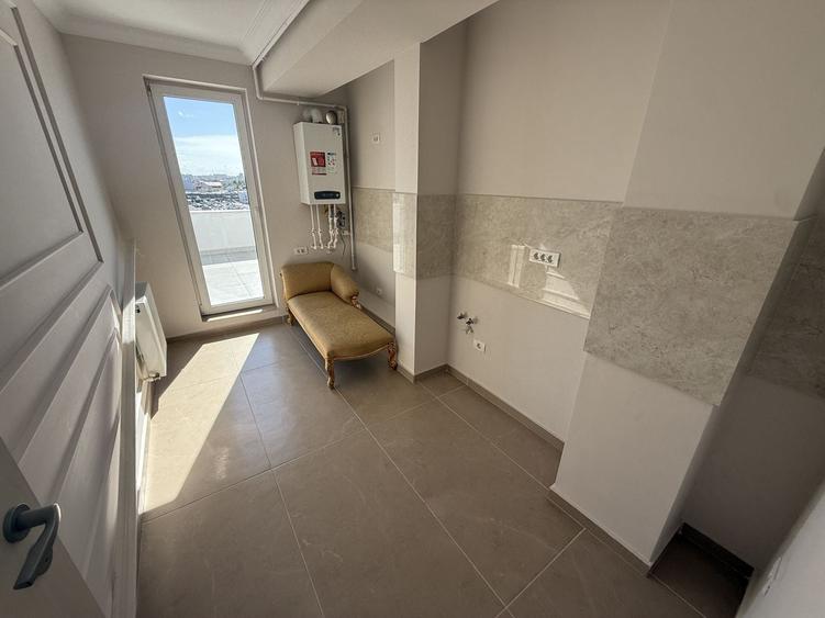 Apartament cu 3 camere decomandat în Colentina