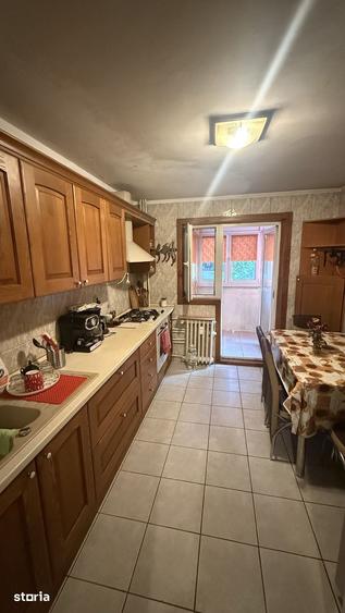 Apartament cu 4 camere în Drumul Taberei