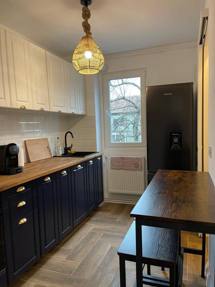 Apartament cu 2 camere semidecomandat, mobilat în Take Ionescu