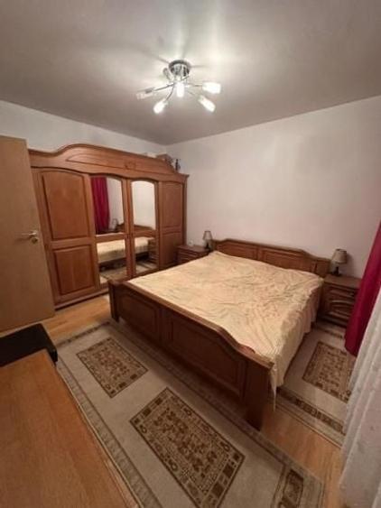 Apartament cu 4 camere decomandat, mobilat în Titan