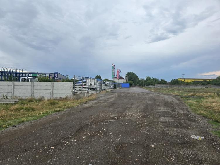Teren Construcții intravilan de 4100 mp, în