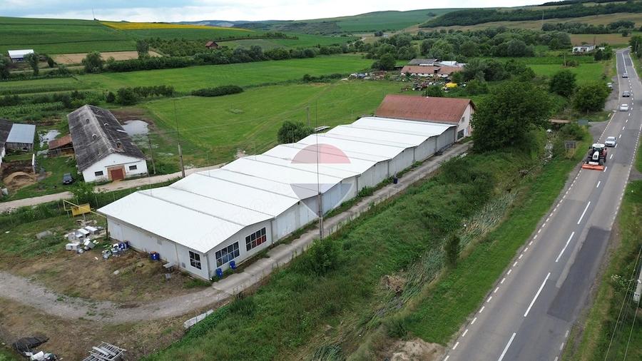 Spațiu comercial, de 1,242 mp, în Blăjel