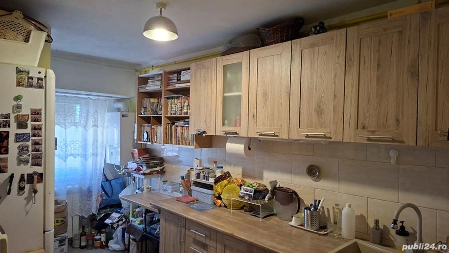 Apartament cu 4 camere decomandat în Central