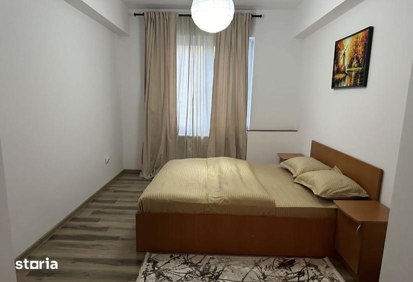 Apartament cu 3 camere decomandat, mobilat în P-ța Romană