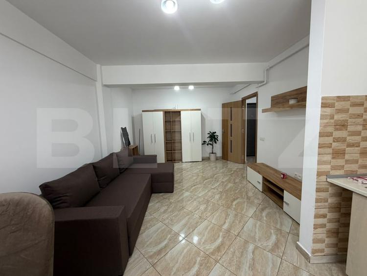 Apartament cu 2 camere semidecomandat, mobilat în Florești