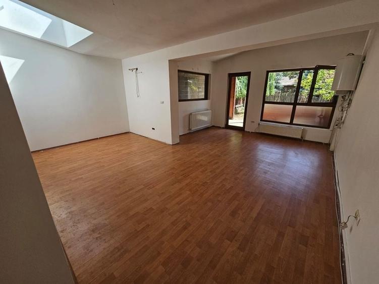 Casă cu 2 camere în Cartierul Verde