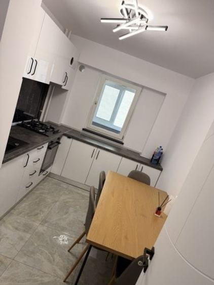 Apartament cu 3 camere decomandat, mobilat în Colentina