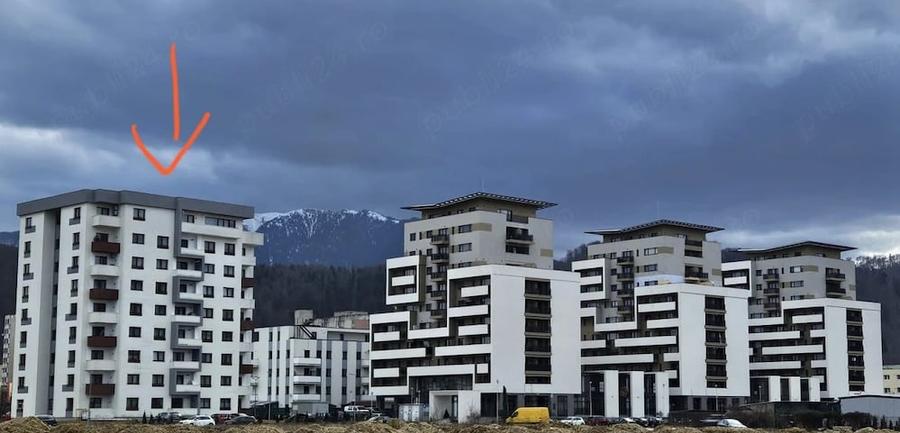 Apartament cu 5 camere decomandat în Noua