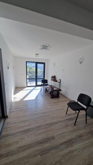 Apartament cu 3 camere nedecomandat în Central