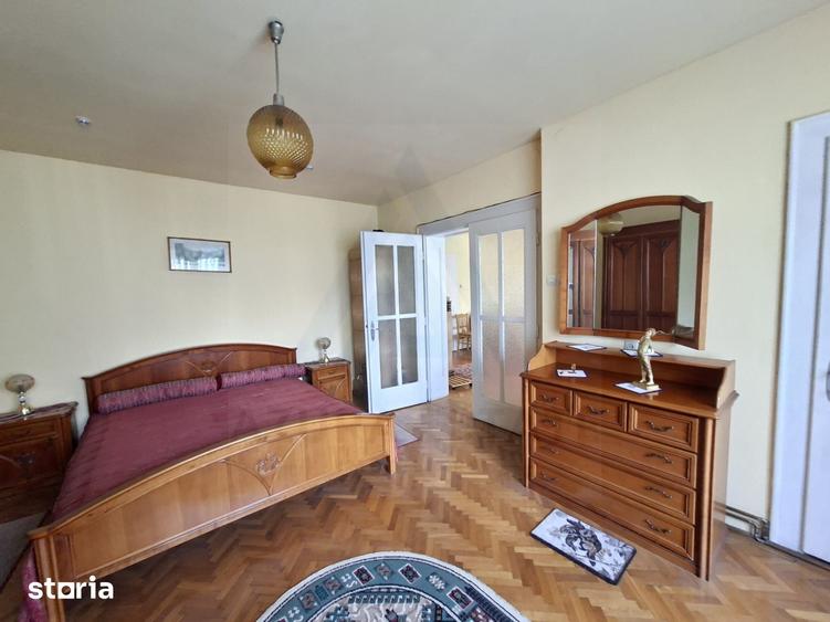 Apartament cu 4 camere în Central