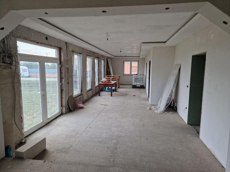 Casă cu 3 camere în Central