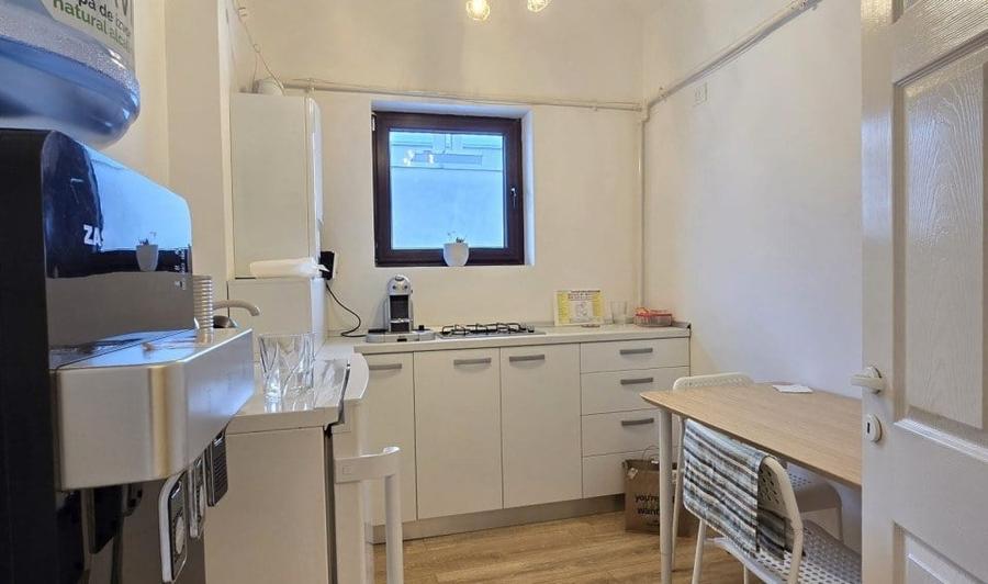 Apartament cu 8 camere în Dorobanți