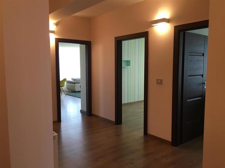 Apartament cu 3 camere decomandat, mobilat în Calea Dumbrăvii