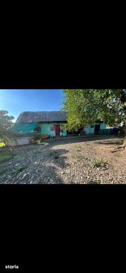 Teren de 5550 mp, în Central