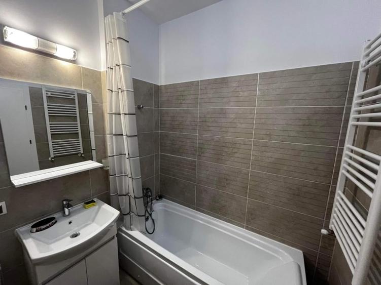 Apartament cu 2 camere decomandat în Păcii