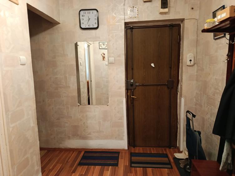 Apartament cu 3 camere decomandat în Iancului