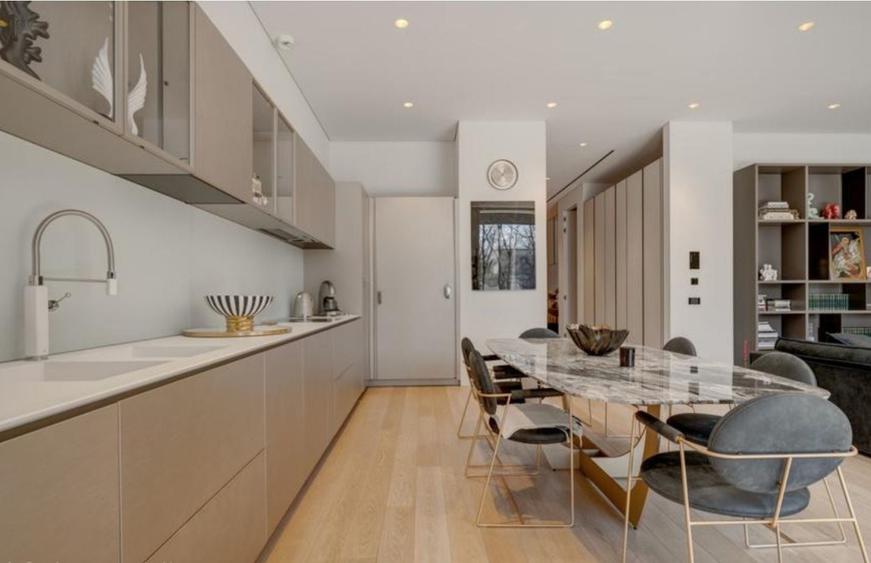 Apartament cu 4 camere decomandat în Kiseleff