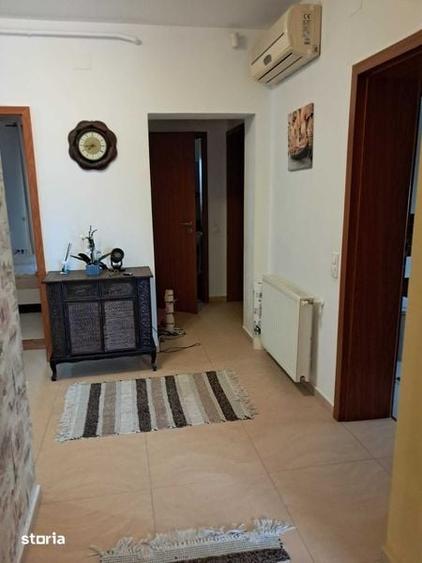 Apartament cu 3 camere în Dumbrăvița