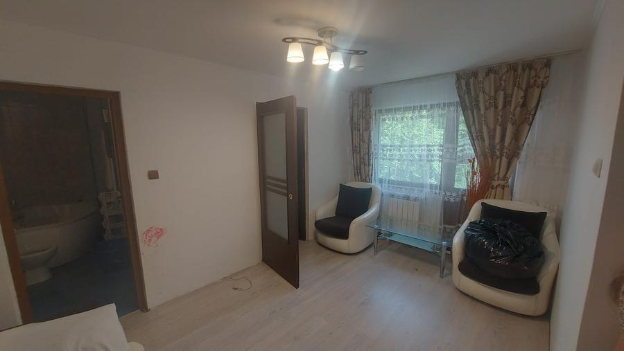 Apartament cu 2 camere semidecomandat, mobilat în Micro 40