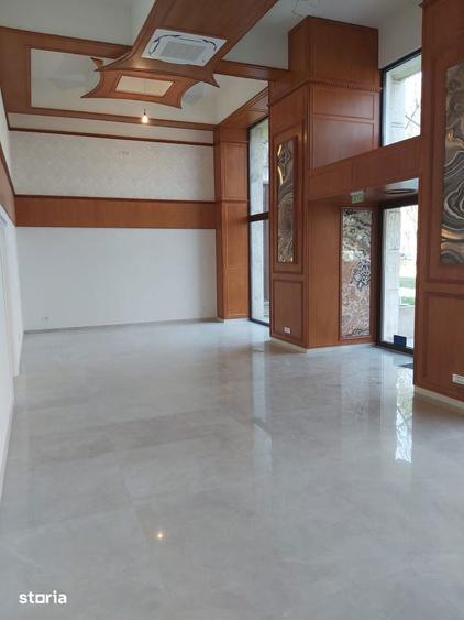 Spațiu comercial, de 95 mp, în Centrul Civic